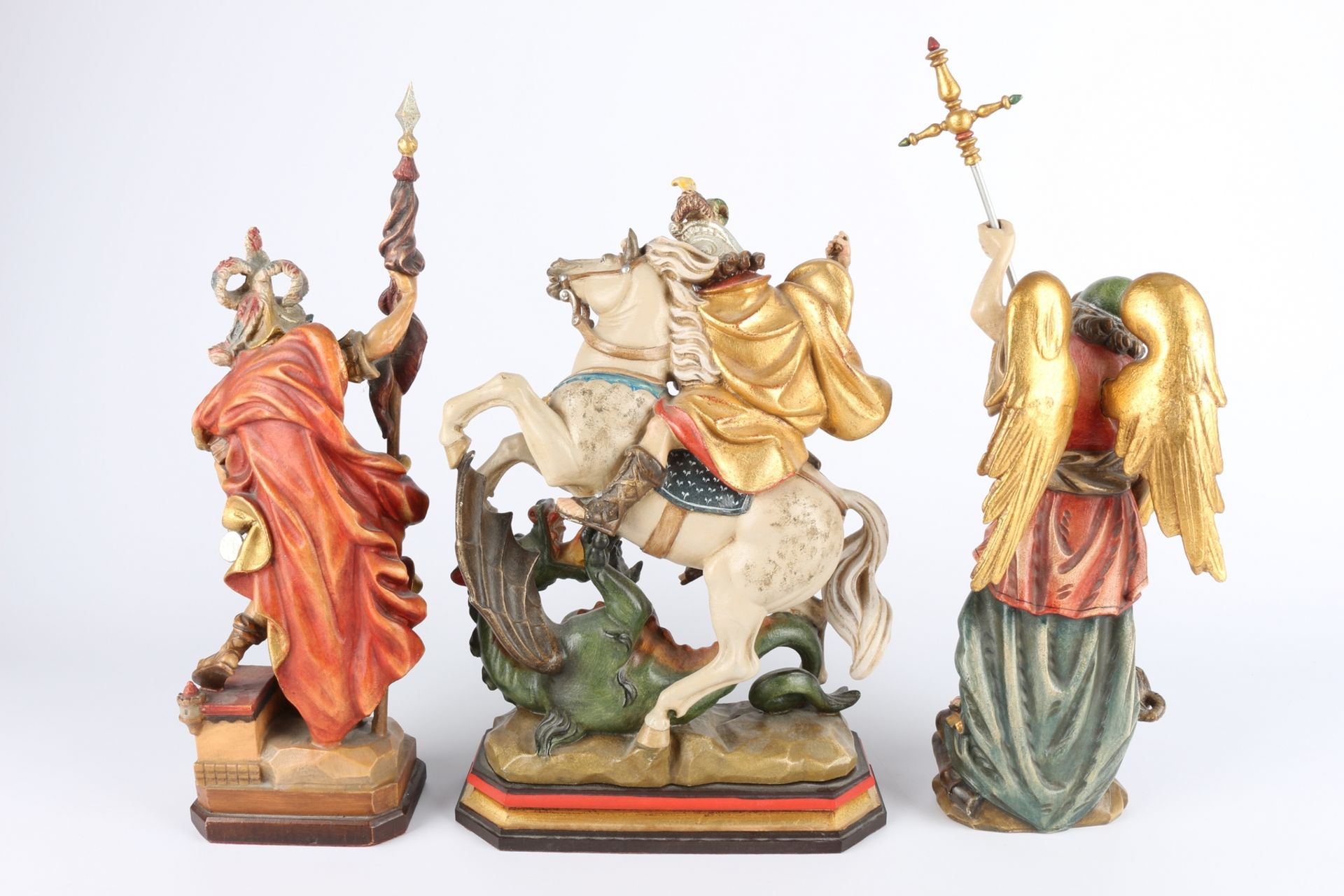 3 Holz Heiligenfiguren Hl. Florian, Erzengel Michael und Hl. Georg, 3 wooden saint figures, - Image 5 of 5