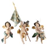 3 große Holz Putten - Engel in bayerischer Tracht, 3 large wooden putti - angels in traditional bava
