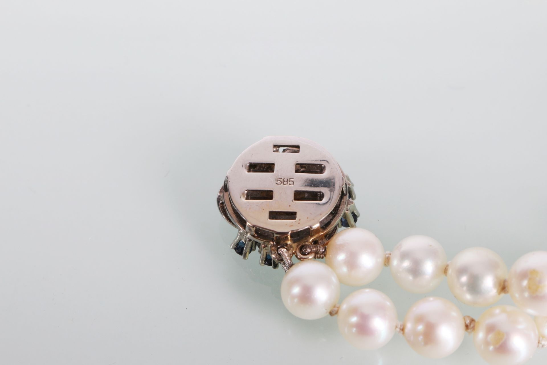 Perlenkette mit großem 585 Goldverschluss & Diamanten & Saphiren, pearl necklaces with 14K gold lock - Image 5 of 5