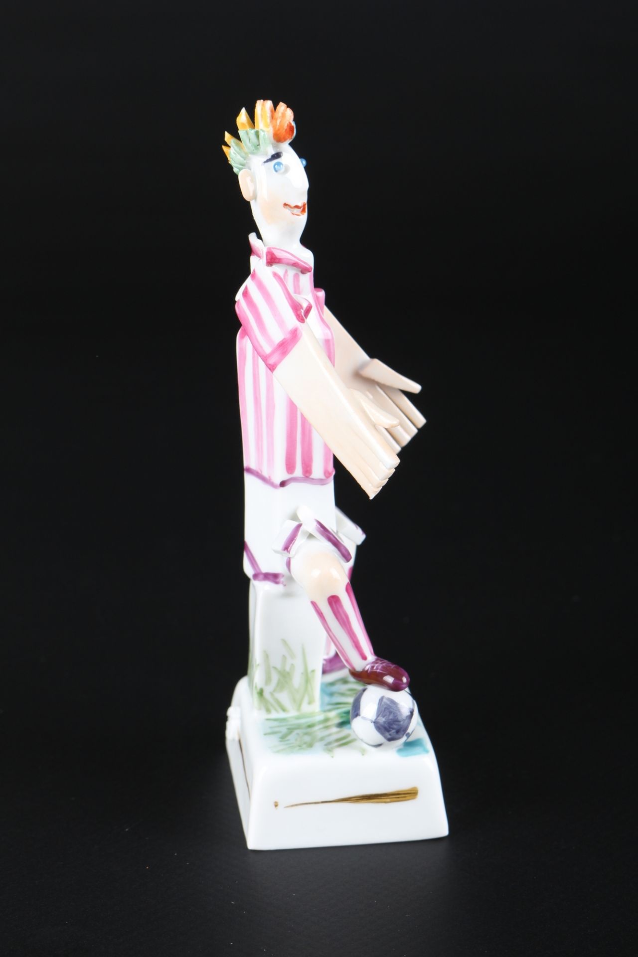 Meissen Fußballer Verteidiger Peter Strang, porcelain figure, - Bild 4 aus 5