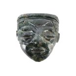 Gesichtsmaske aus grünem Marmor, green marble face mask