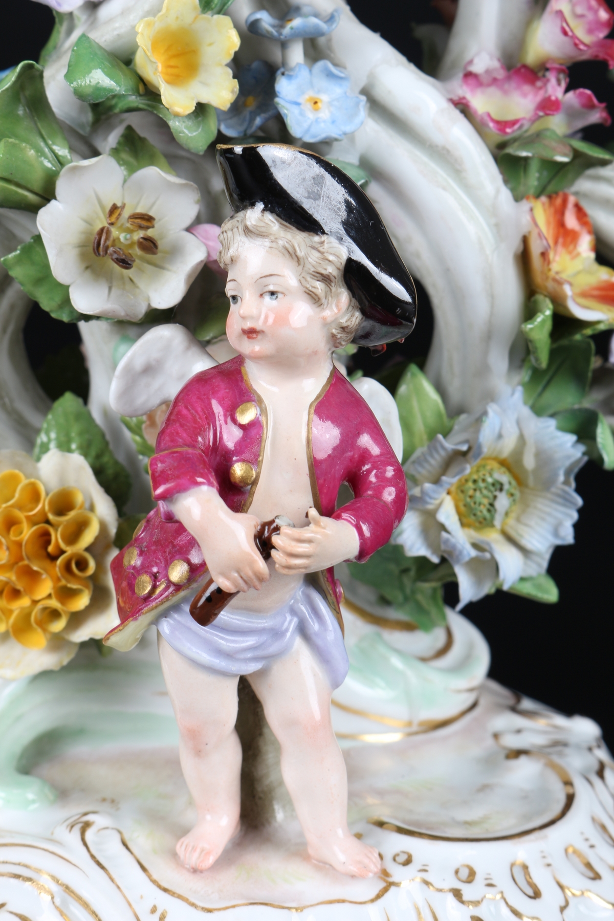 Meissen Leuchter mit zwei verkleideten Amoretten, figural candlestand, - Image 6 of 8