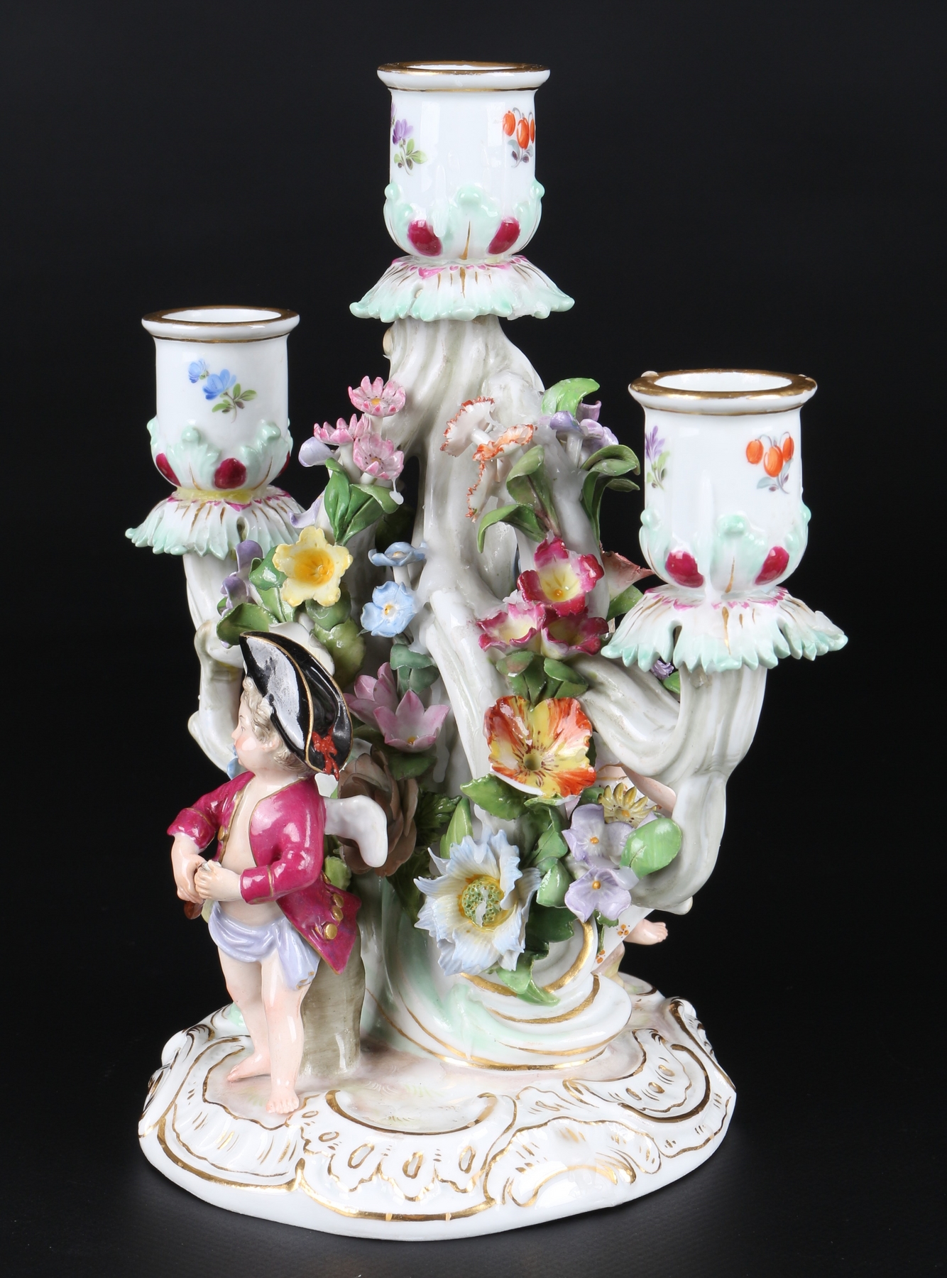 Meissen Leuchter mit zwei verkleideten Amoretten, figural candlestand, - Image 2 of 8