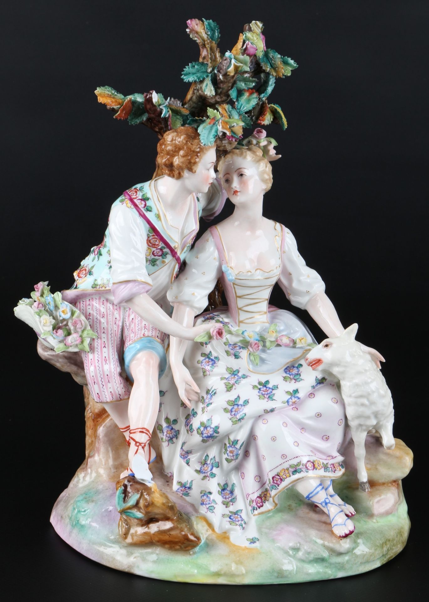 Meissen 18. Jahrhundert großes Schäferpaar, loving couple 18th century,