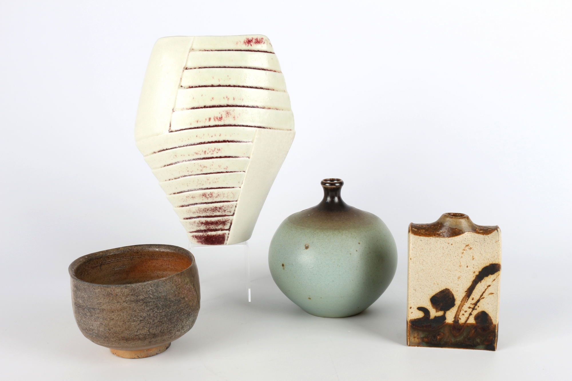 4 Künstlerkeramiken u.a. Gerburg Karthusen und Horst Kerstan, pottery art,