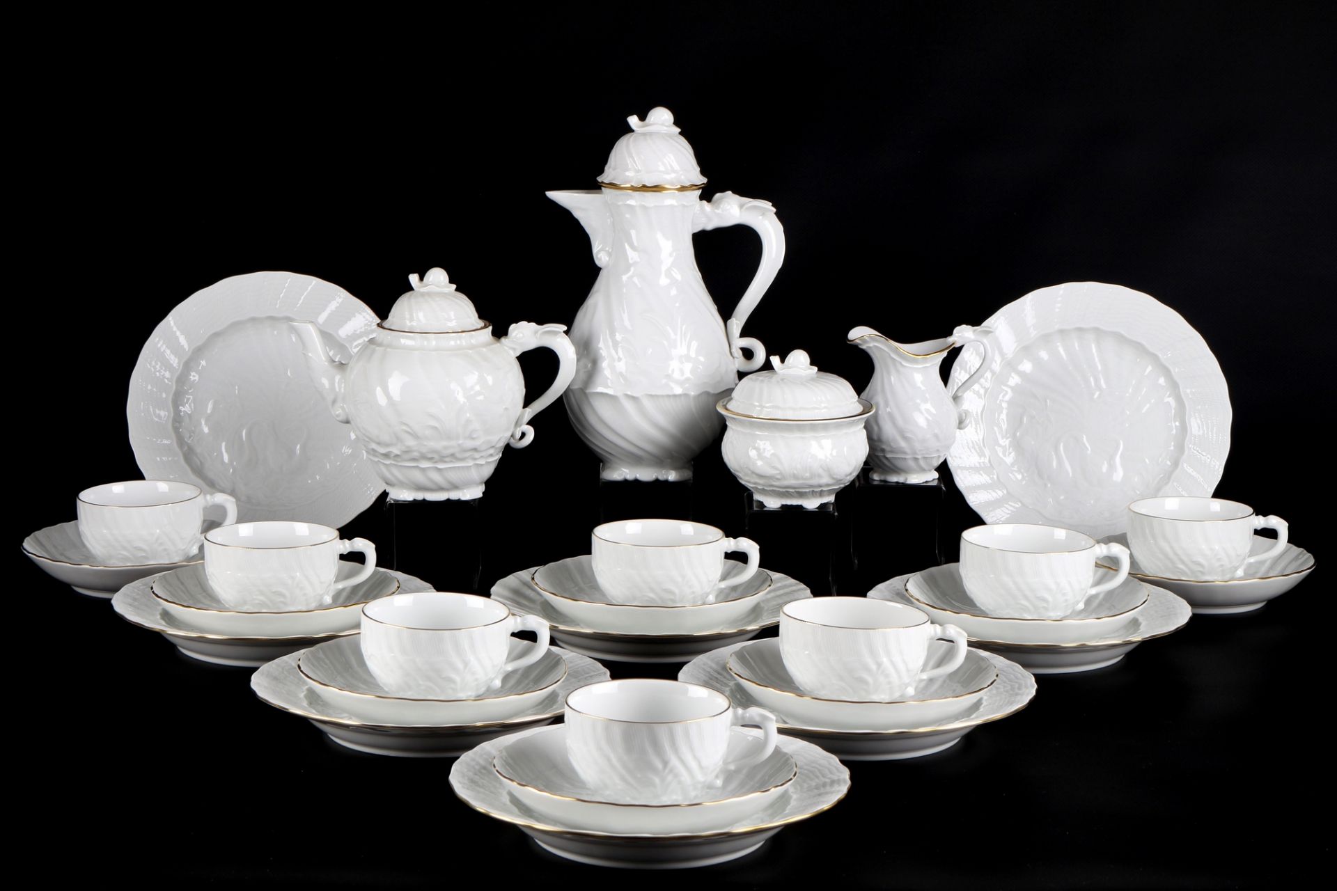 Meissen Schwanendessin Kaffee- und Teeservice für 8 Personen, coffee and tea service for 8 pers.,