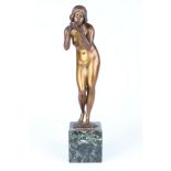 Victor Heinrich Seifert (1870-1953) Bronze Die Trinkende, drinking woman,