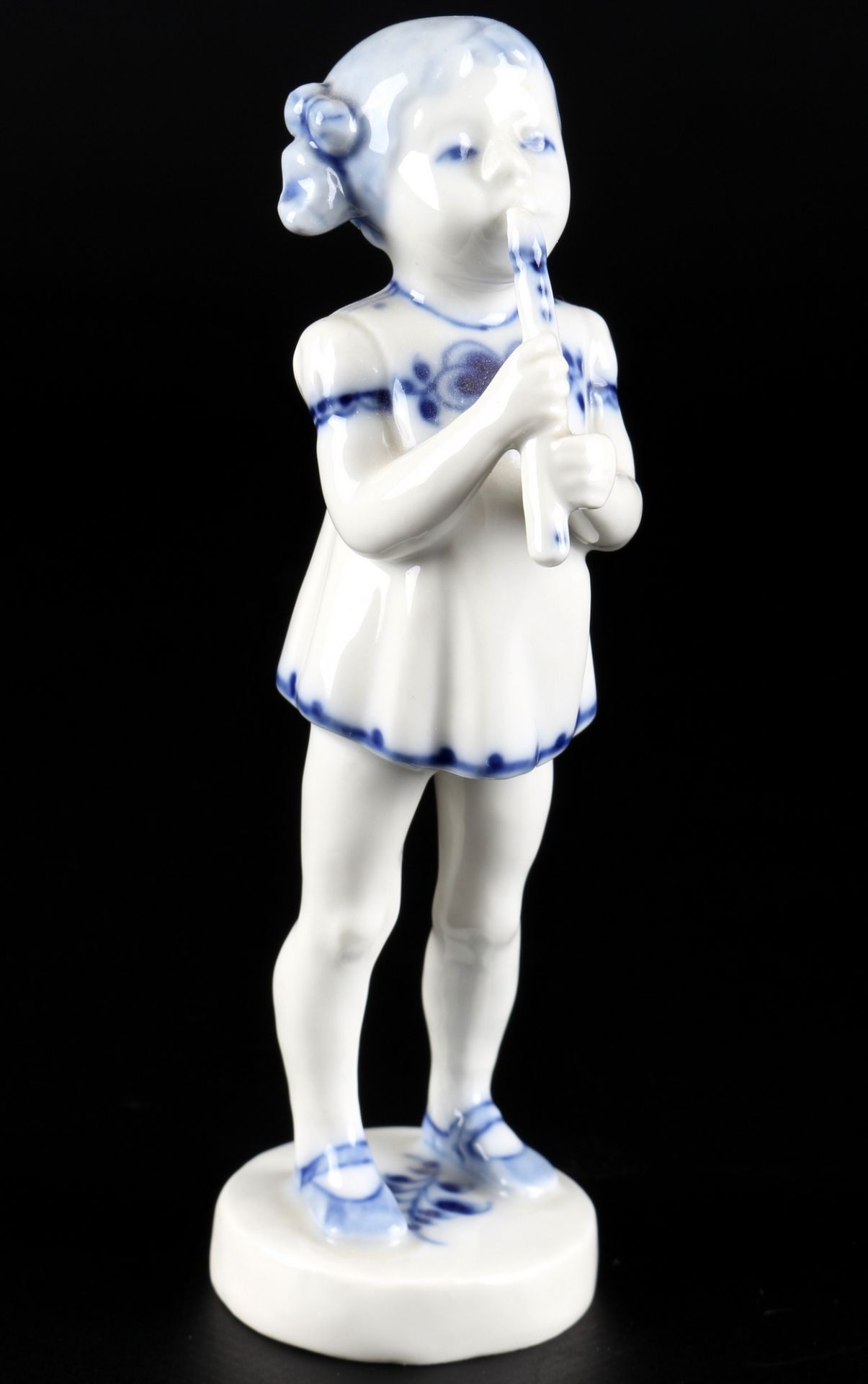 Royal Copenhagen Musselmalet Mädchen mit Flöte, girl with flute,