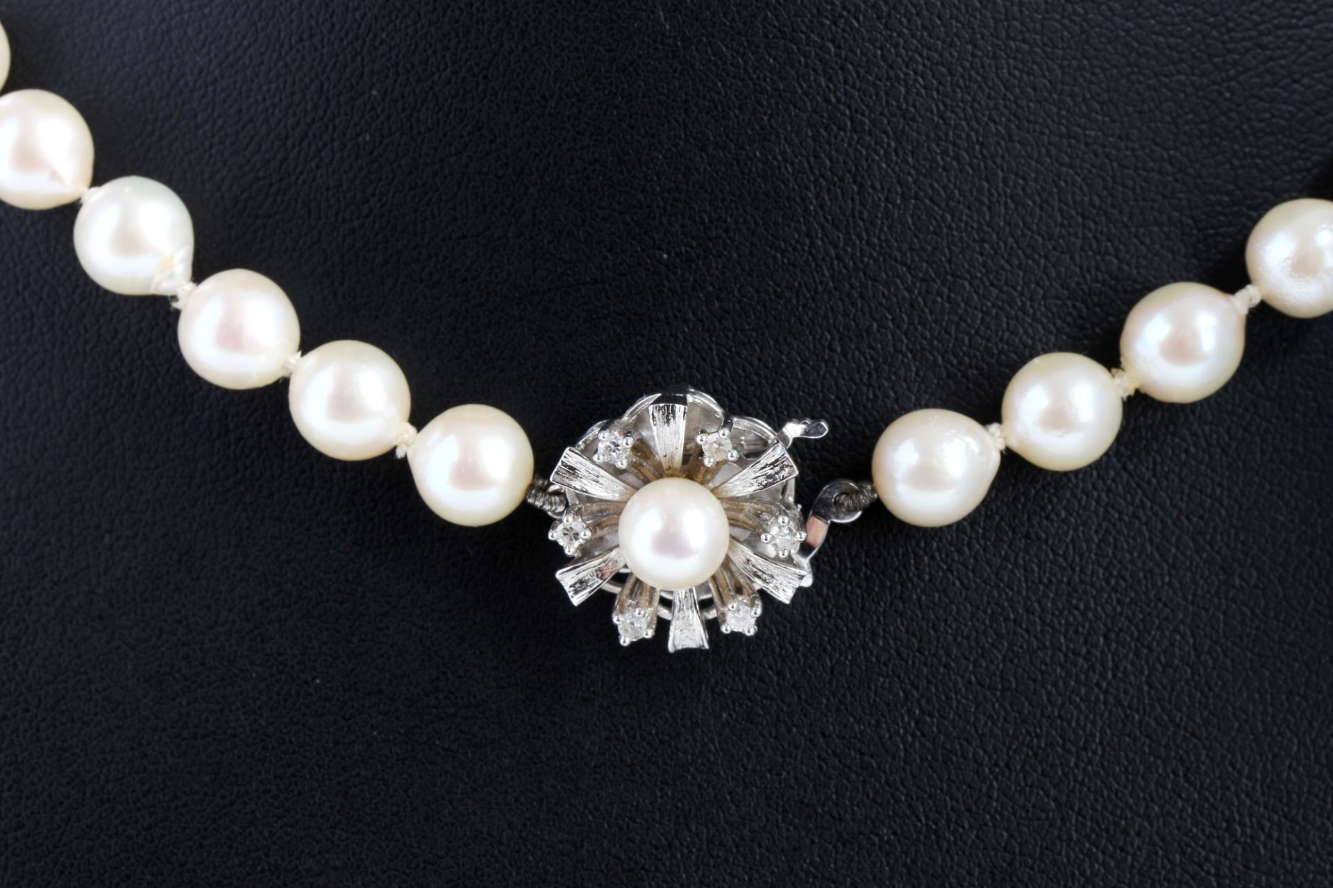 Akoya Perlen Collier mit 585 Goldverschluss Brillanten und Perle, pearl necklace diamond pearl lock, - Image 3 of 5