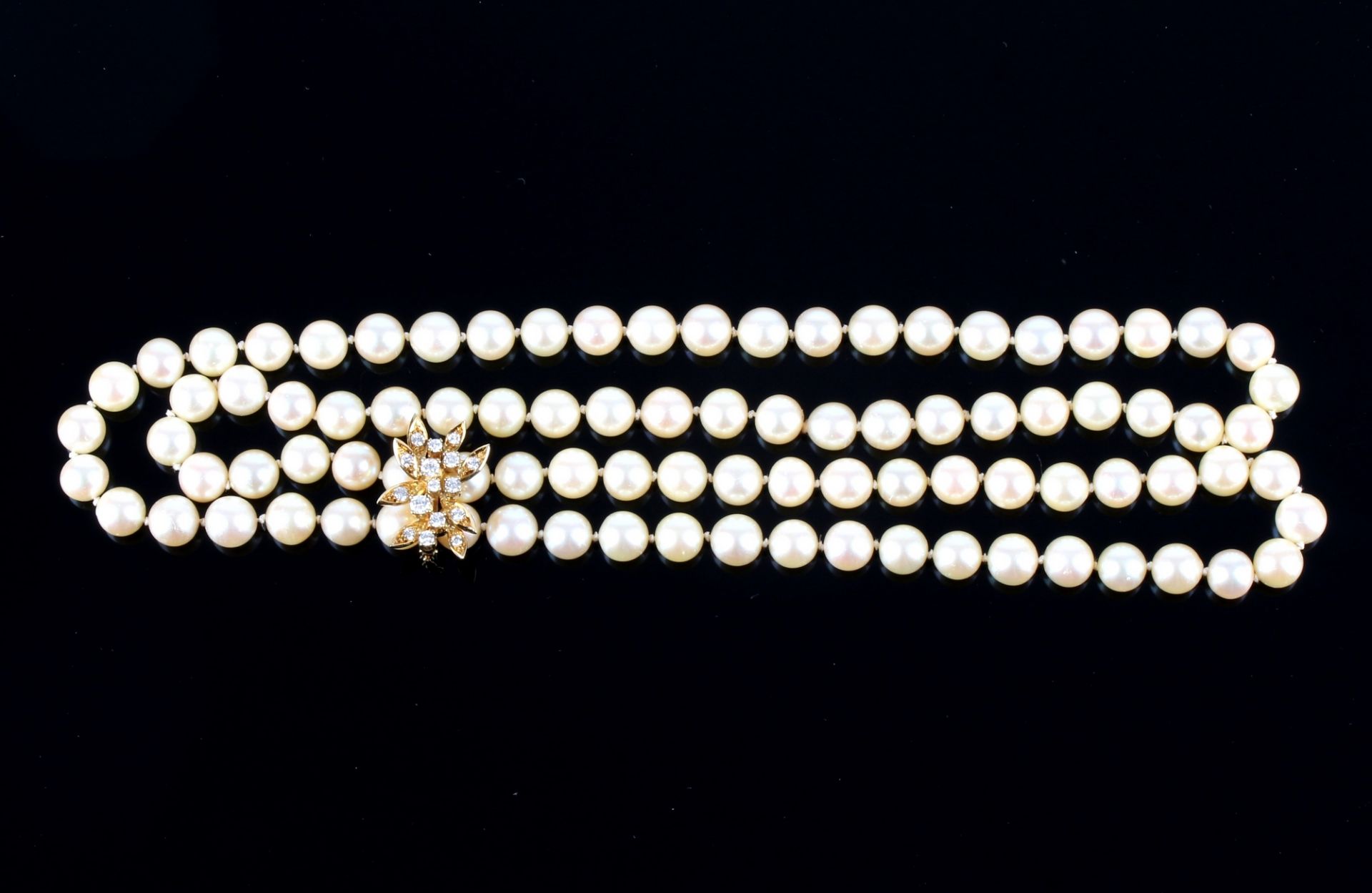 Perlenkette / Collier mit 750 Gold Verschluss mit Diamanten, pearl necklace with gold diamond lock, - Image 4 of 5