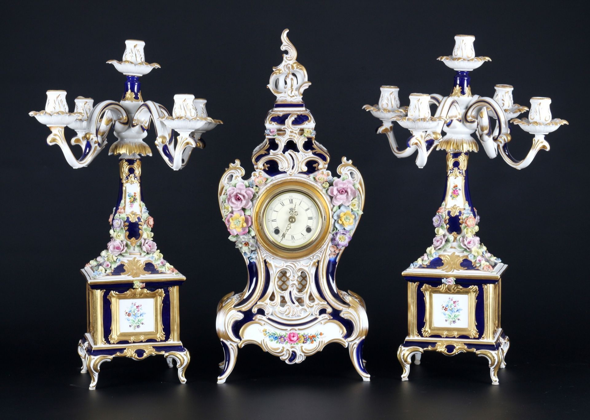 Sandizell Höffner & Co Dresden große Kaminuhr mit Kandelaber, mantel clock with pair candelabre,