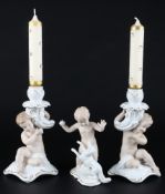 Wallendorf Putten - Leuchterpaar mit Puttenfigur, pair of candlesticks and figure,