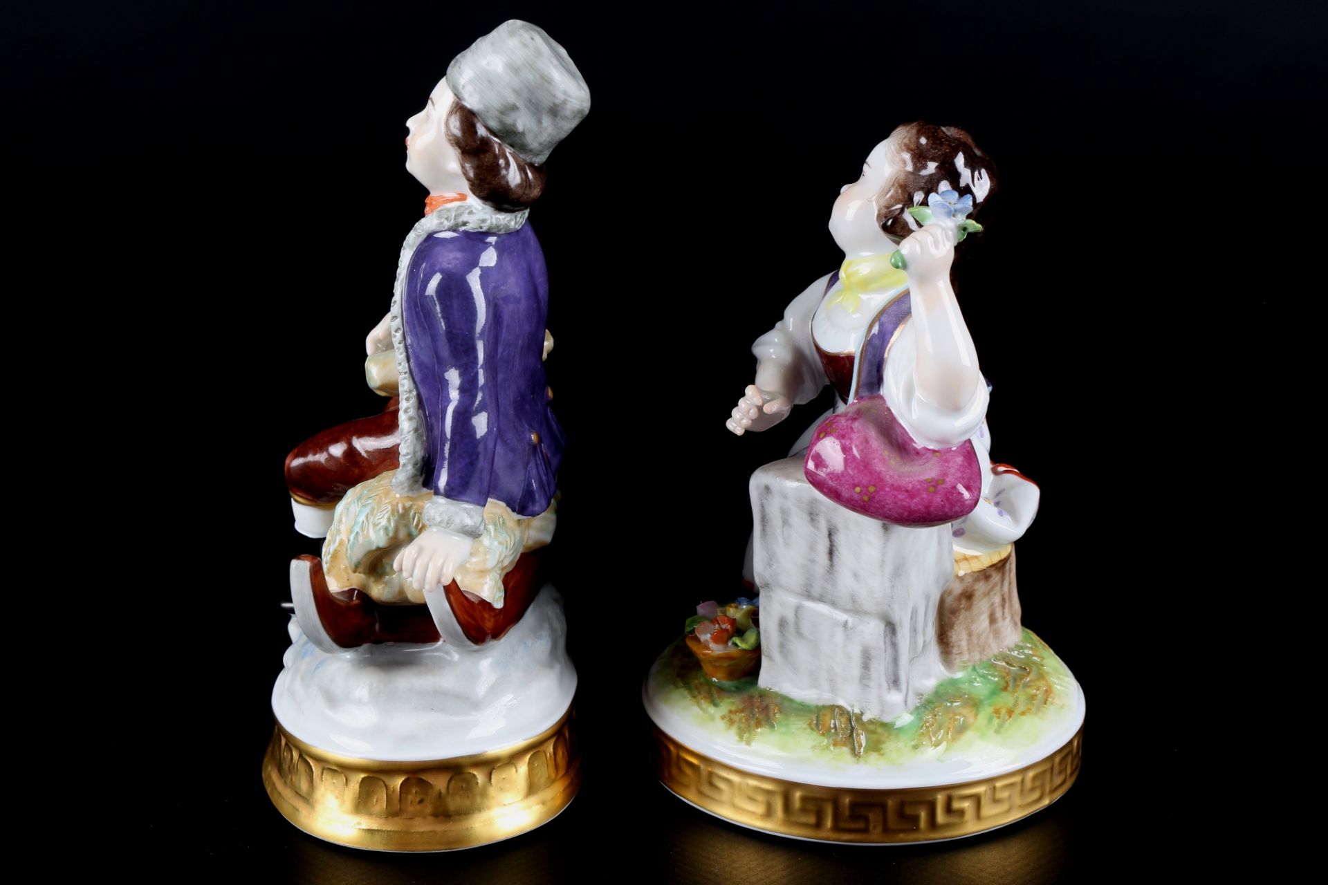 Aelteste Volkstedt Junge auf Schlitten und Blumenmädchen, porcelain figures, - Image 2 of 5