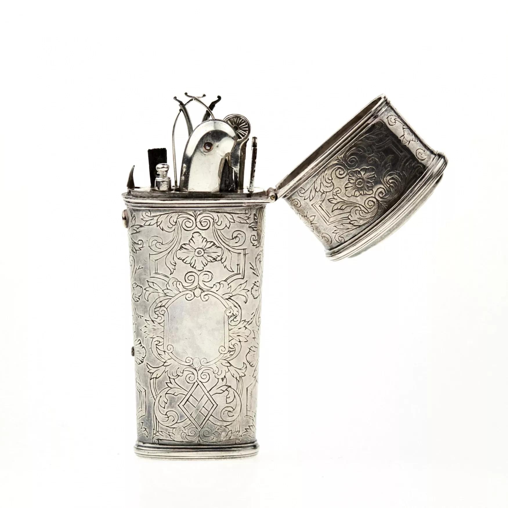Silver travel necessaire Europe, 18th century. - Image 3 of 4