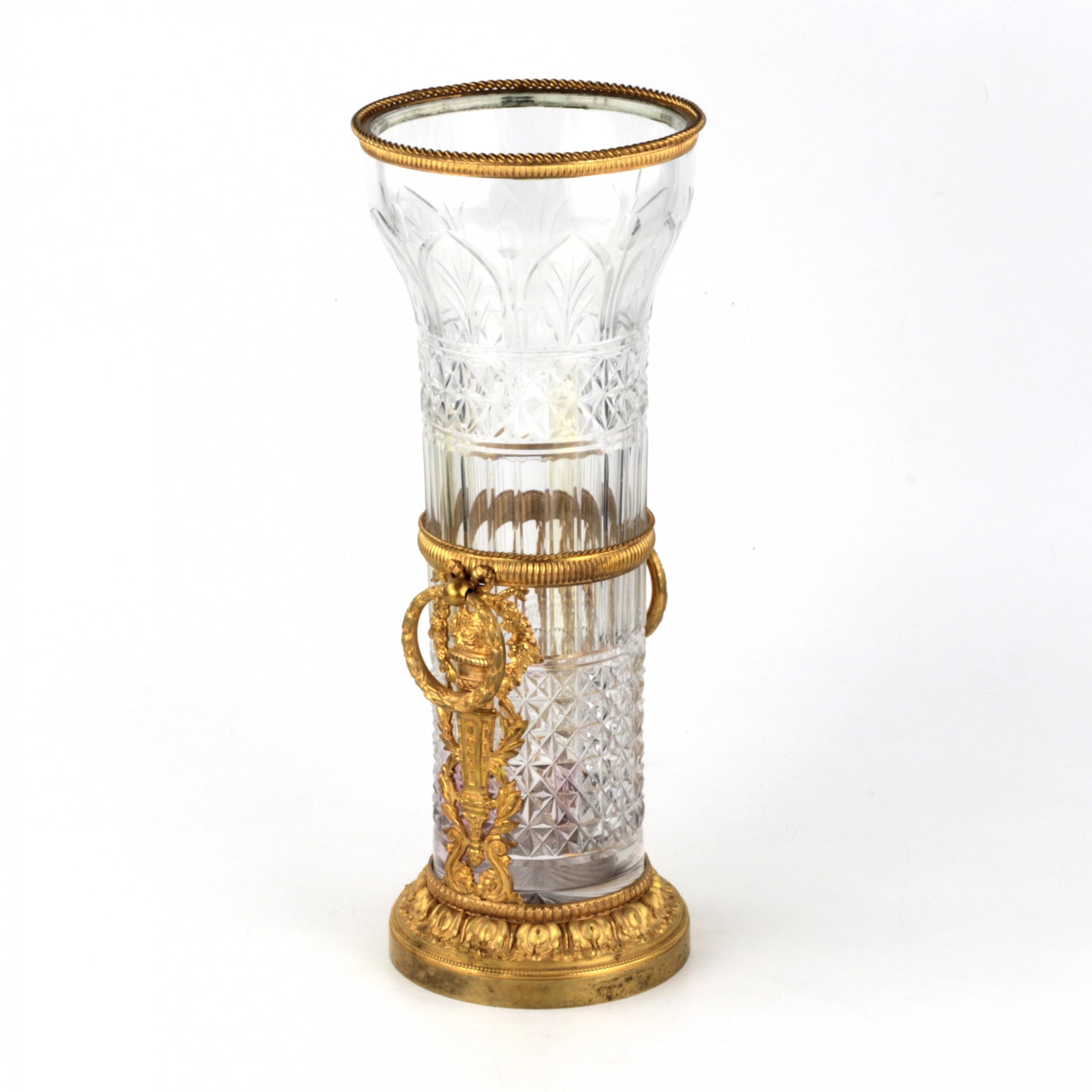 Crystal vase in gilded bronze. - Image 2 of 5