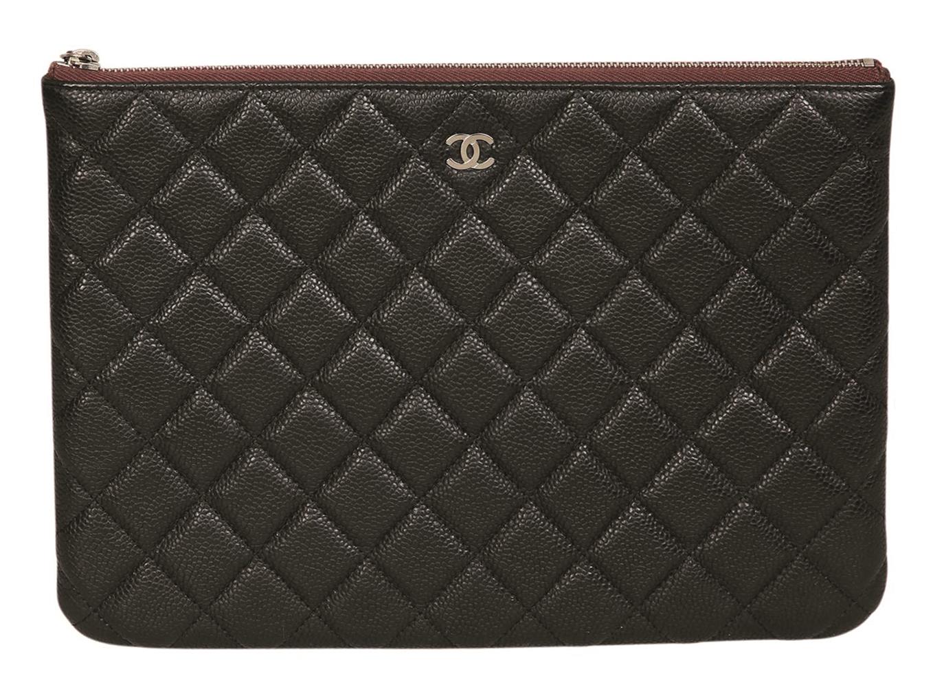 Chanel Pochette.