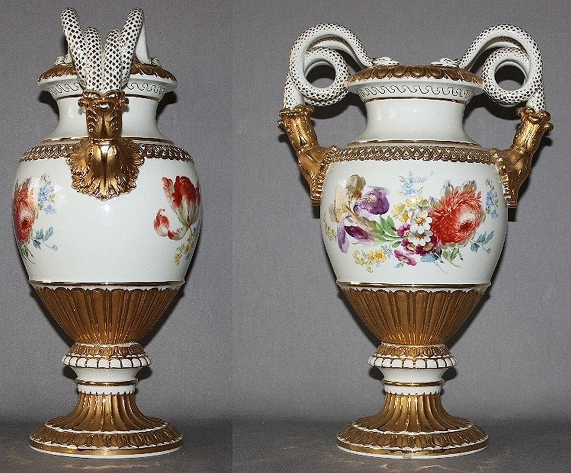 Porzellan. Meissen. Schlangenhenkel - Vase und der dazugehörigen Zierplatte mit polychromen - Image 2 of 5