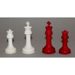 Europa. Deutschland. Elfenbein. Schachfiguren aus Elfenbein, in Anlehnung an den Staunton - Stil.