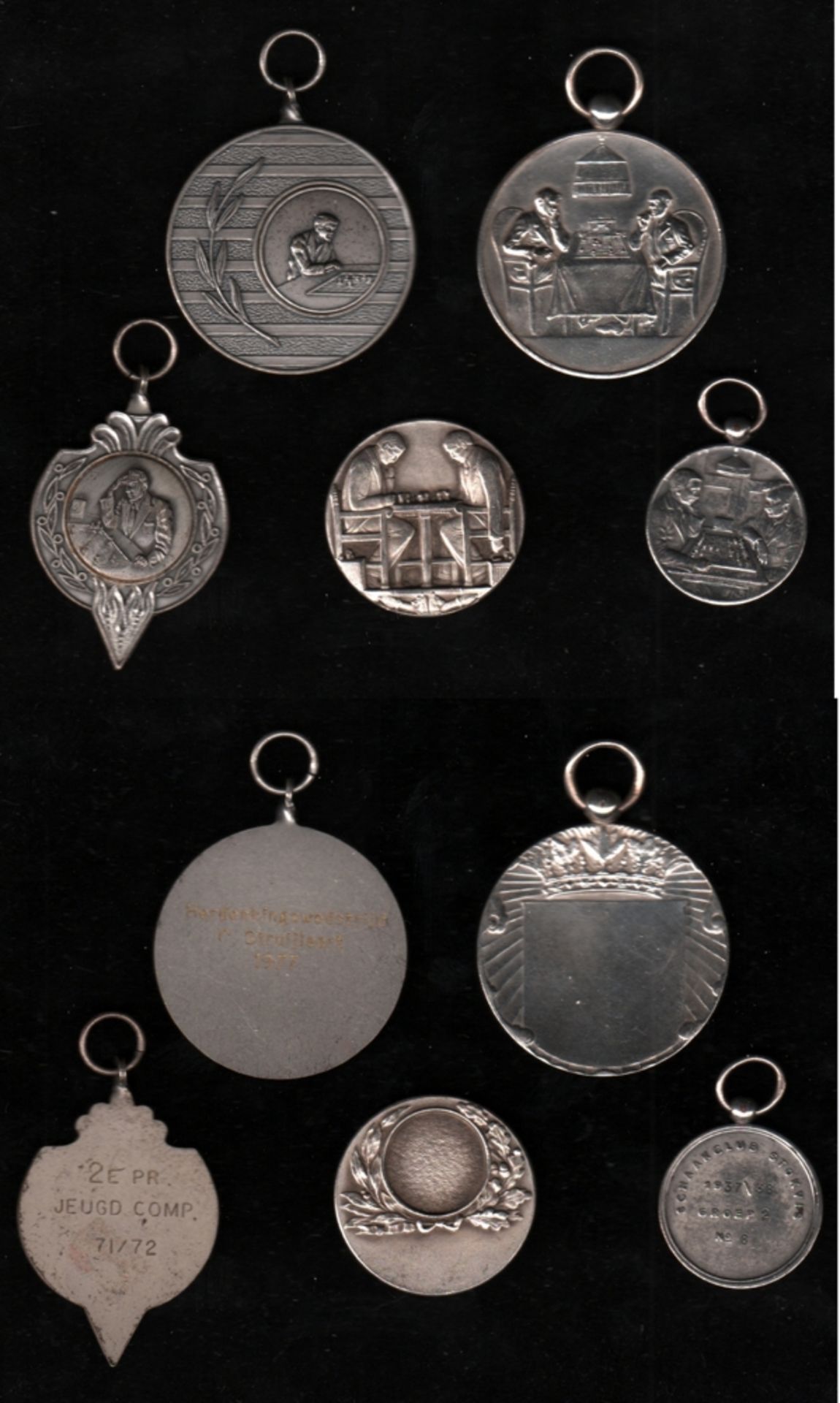 Medaille. Schachspieler. Medaille aus Metall mit Tragöse, ca. 1938. Vorderseite: Zwei