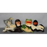 Kinderspielzeug. Steiff. Vier Handpuppen - Katze, Affe, Pinguin und Frosch (mit Kunststoffkopf).