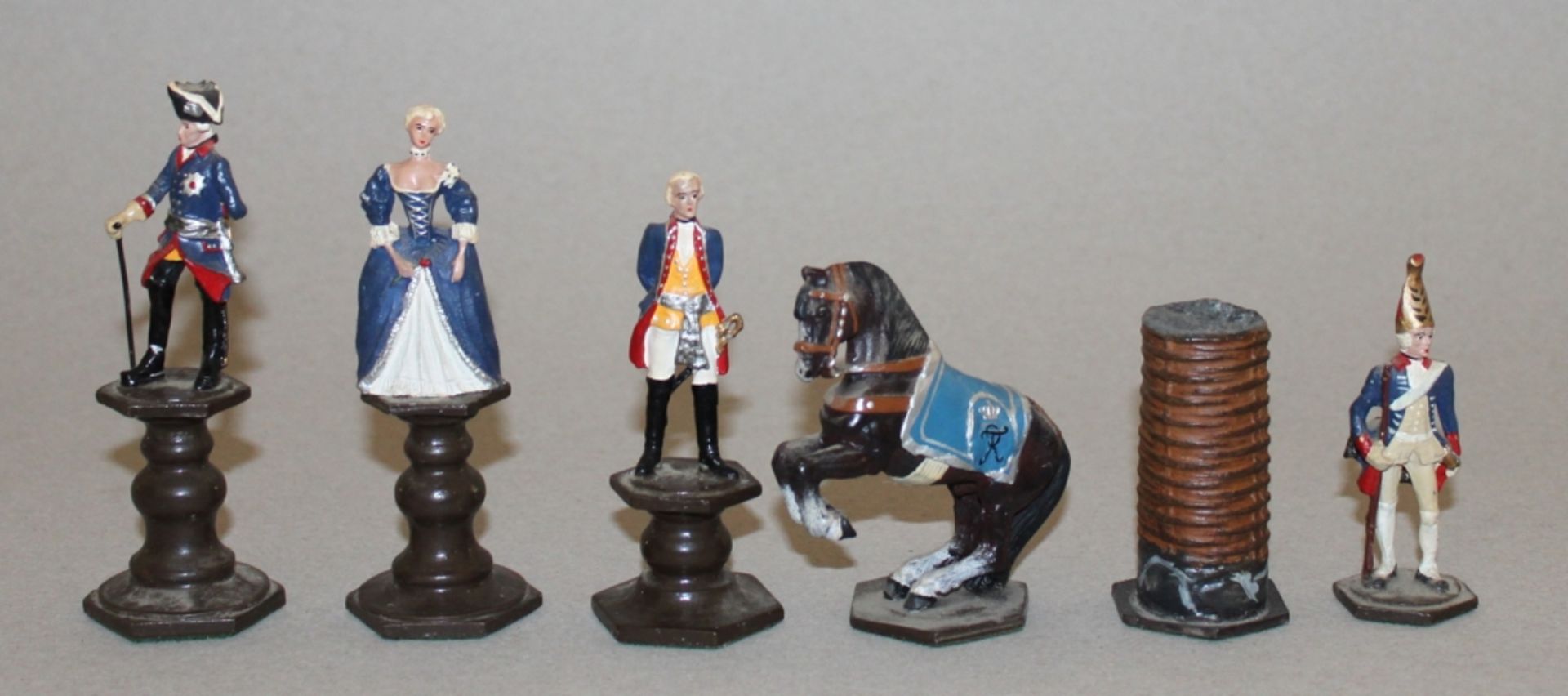 Europa. Deutschland. Schachfiguren aus Metall. Friedrich der Große vs. Maria Theresia. Eine Partei - Image 3 of 3