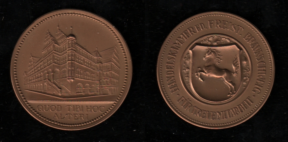 Braunschweig. Medaille der Handelskammer Braunschweig. Um 1930. Vorderseite: Springendes Pferd im
