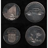 Wolfsburg. Medaille aus Silber (1000) zur Fertigung des 5 Mio. Volkswagen. 1961. Vorderseite: