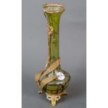 Jugendstil-Vase. Pallme, König & Habel um 1900. Farbloses Glas, bunt überfangen, mit