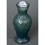 Jugendstil-Vase. Pallme, König & Habel 20. Jh. Farbloses Glas, farbig überfangen mit lüstrierendem
