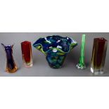 Fünf unterschiedliche Vasen. Eisch / Murano 1950er / 1960er Jahre. Farbloses Glas, mehrfarbig