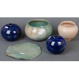 Fünf unterschiedliche Keramiken, teilw. seitlich sign. „Dror Danai“, H=9 bis 11 cm.