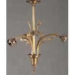 Dreiflammige Jugendstil-Deckenlampe. Frankreich 20. Jh. Bronzegestell, H=60 cm, D=44 cm. **