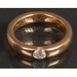 Damenring. 18 ct Gelbgold, besetzt mit Brillant, ca. 0,15 ct, Ringgröße 57.