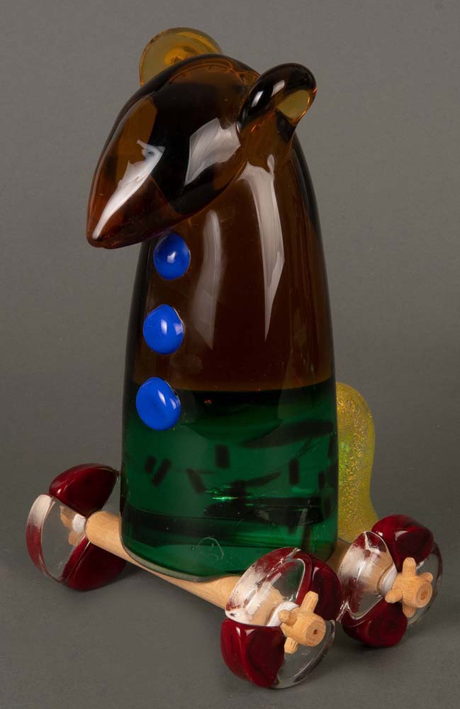 „Roller-Skate Mouse“. Murano, Martin Bradley (geb. 1931), 1992. Massives farbiges Glas, seitl.