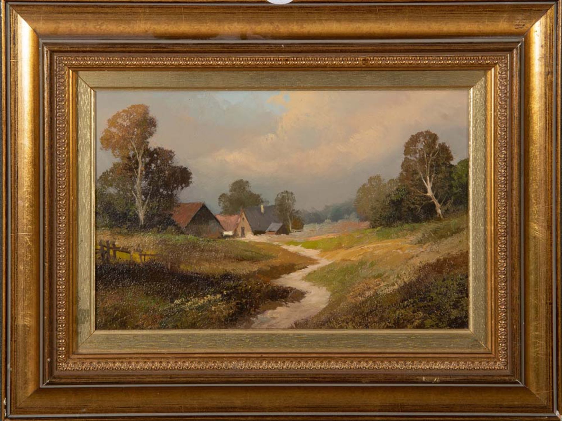 Maler des 20. Jhs. Heidelandschaft mit Bauernkate. Öl/Holz, gerahmt, 10,5 x 25,5 cm.