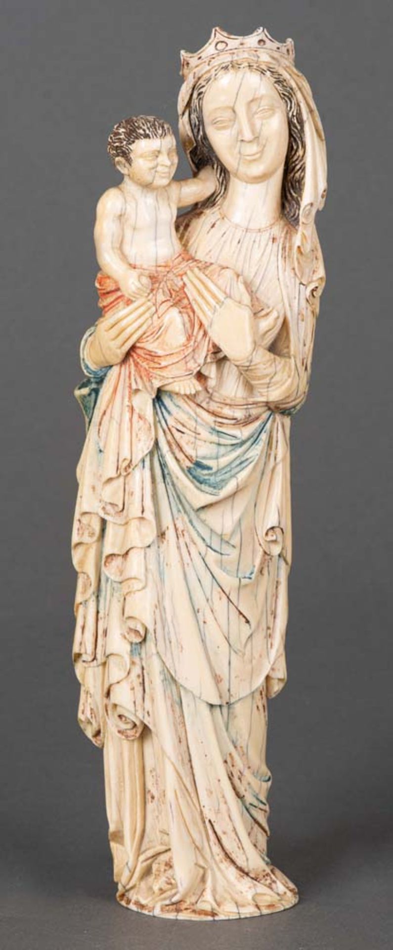 Muttergottes mit Kind. Wohl Pariser Meister des 14. Jhs. Die vollplastisch geschnitzte Madonna mit - Bild 6 aus 6
