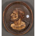 Reliefschnitzer des 18./19. Jhs. Halbprofil des Hlg. Thomas von Aquin. Massiv Eiche, geschnitzt,
