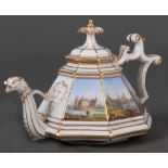 Oktogonale Teekanne. Meissen 1814-1816. Umlaufend exzellent bunt bemalt mit gold gesäumten Ansichten