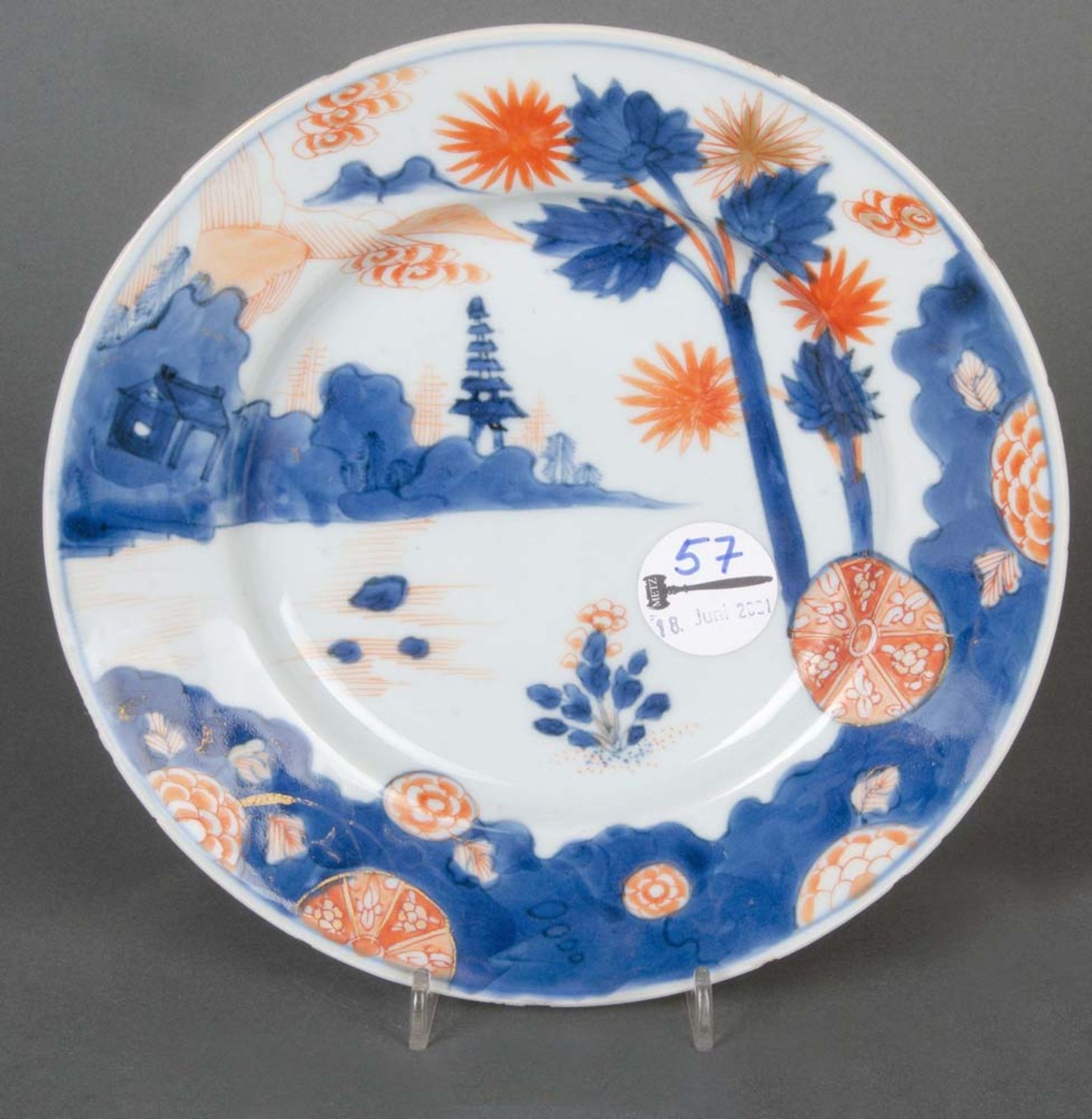 Teller. China Regierungsperiode Kangxi (1662–1722). Porzellan, unterglasurblau und eisenrot