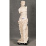 Gino Ruggeri (geb. 1957). „Venus von Milo“. Alabaster, auf der Plinthe sign., mit Marmorsockel, H=65