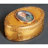 Louis XVI-Tabatière Paris, Meister Jean-Louis Désir 1775 Oval, mit nach oben zu öffnendem Deckel.