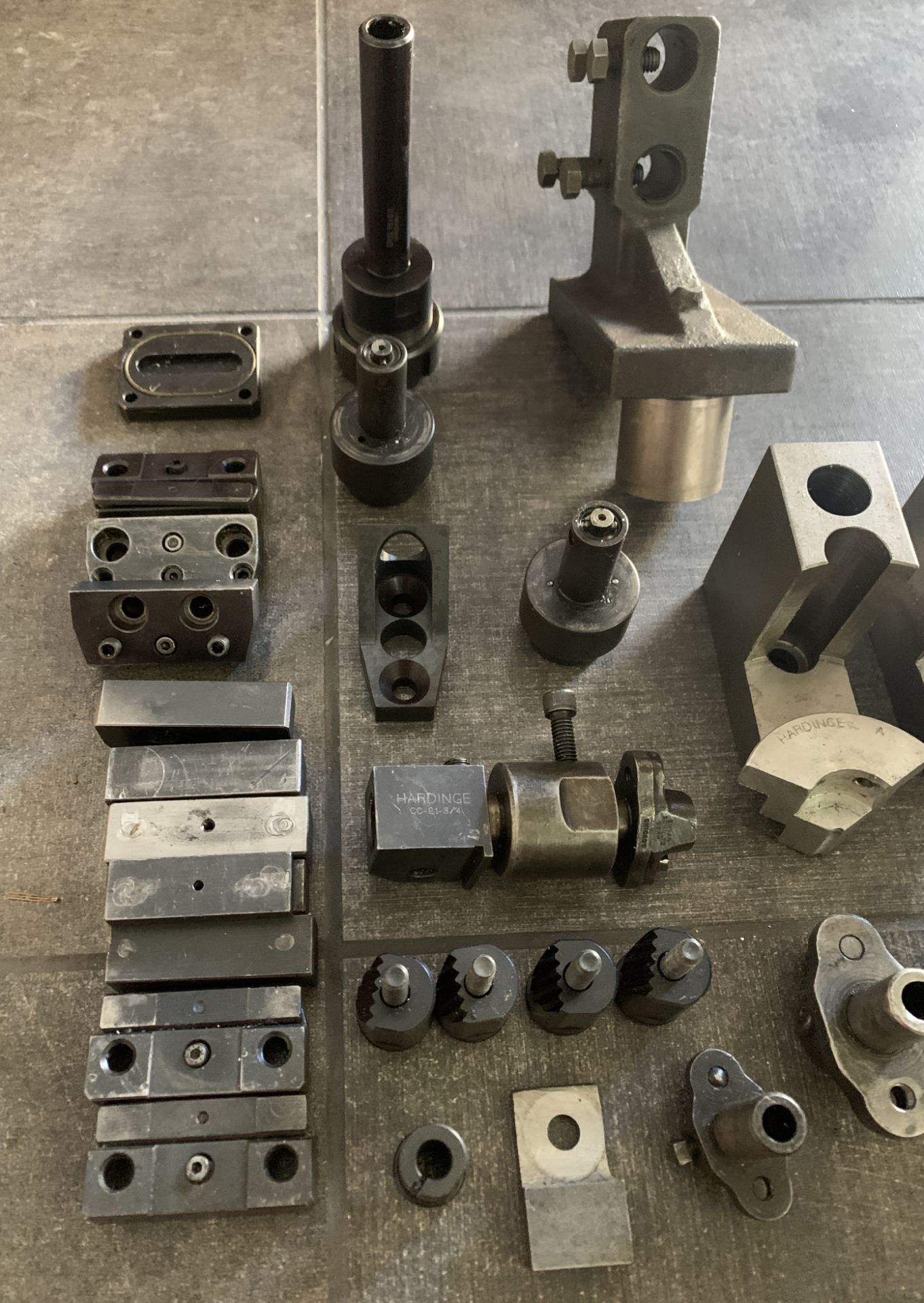 MIXED TOOLING , SOFT JAWS, SOME HARDINGE - Bild 2 aus 3