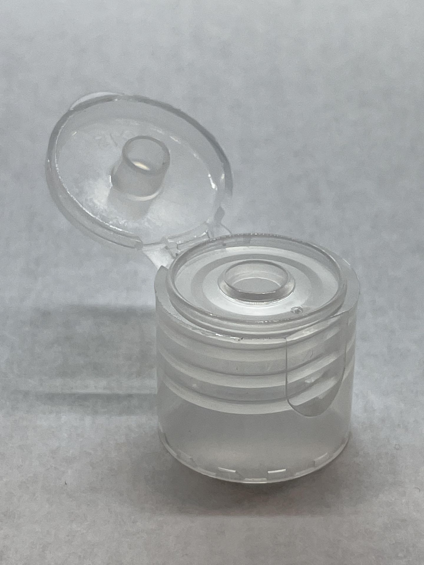 83,000 - Clear Flip Bottle Caps for 2 oz Bottles, 18-410