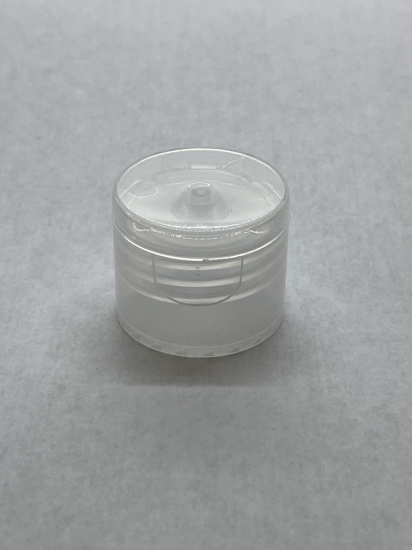 71,000 - Clear Flip Bottle Caps for 4oz and 8 oz bottle, 24-410 - Image 2 of 4