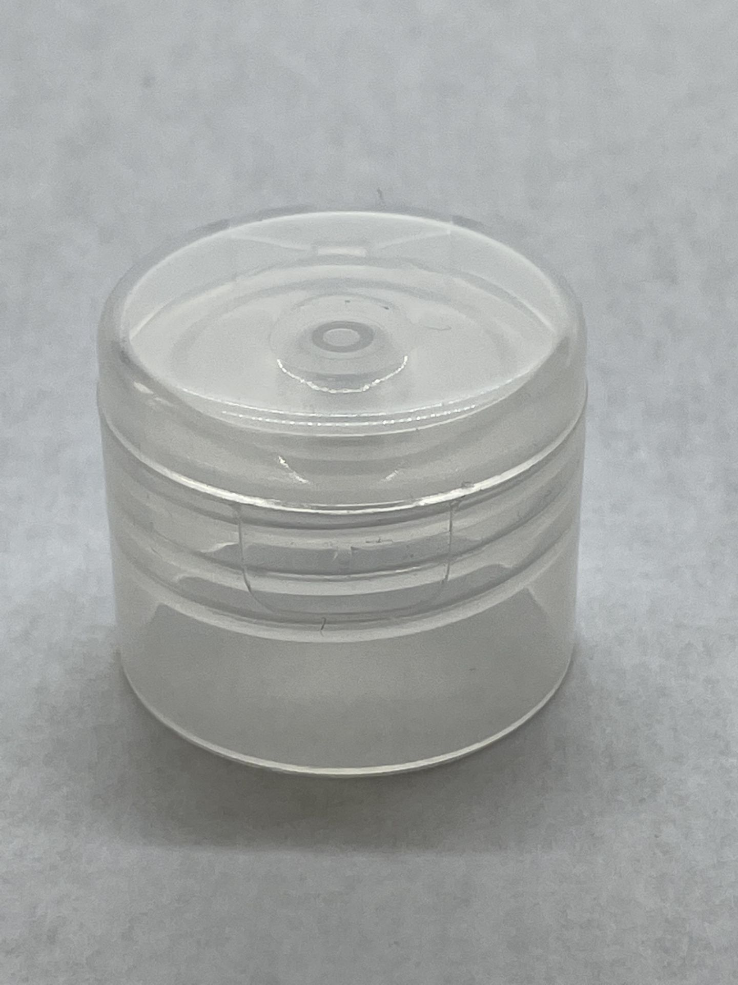 128,000 - Clear Flip Bottle Caps for 4oz and 8oz bottle, 24-410 - Image 2 of 4