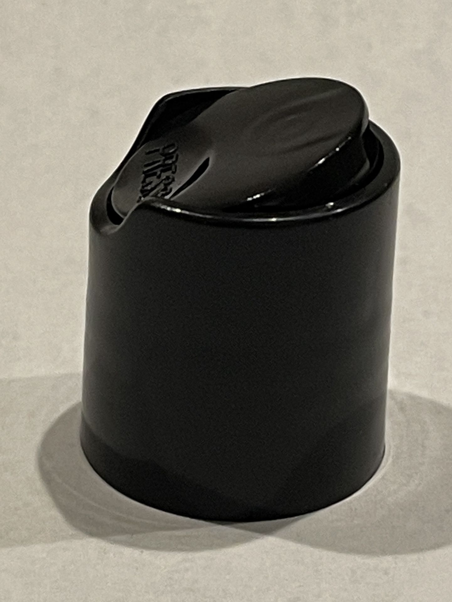 84,000 - Black Disc Bottle Caps for 2 oz plastic bottles and 4 oz glass bottles, 20-410 Threading