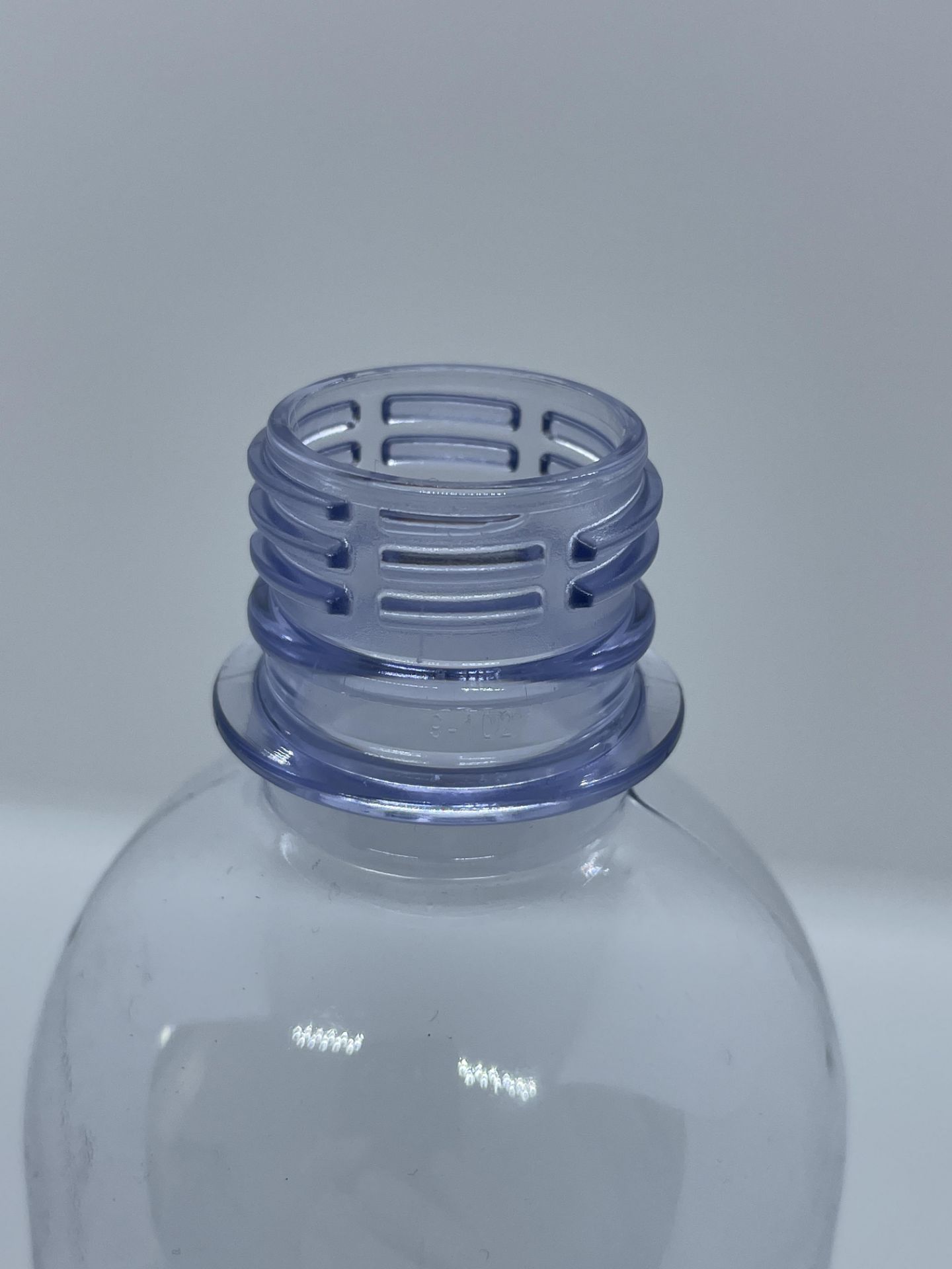 30,000 - 16 oz Empty Bullet Plastic Bottles, Neck Threading 28-410, 8" Tall, 2.5" Diameter - Image 7 of 8