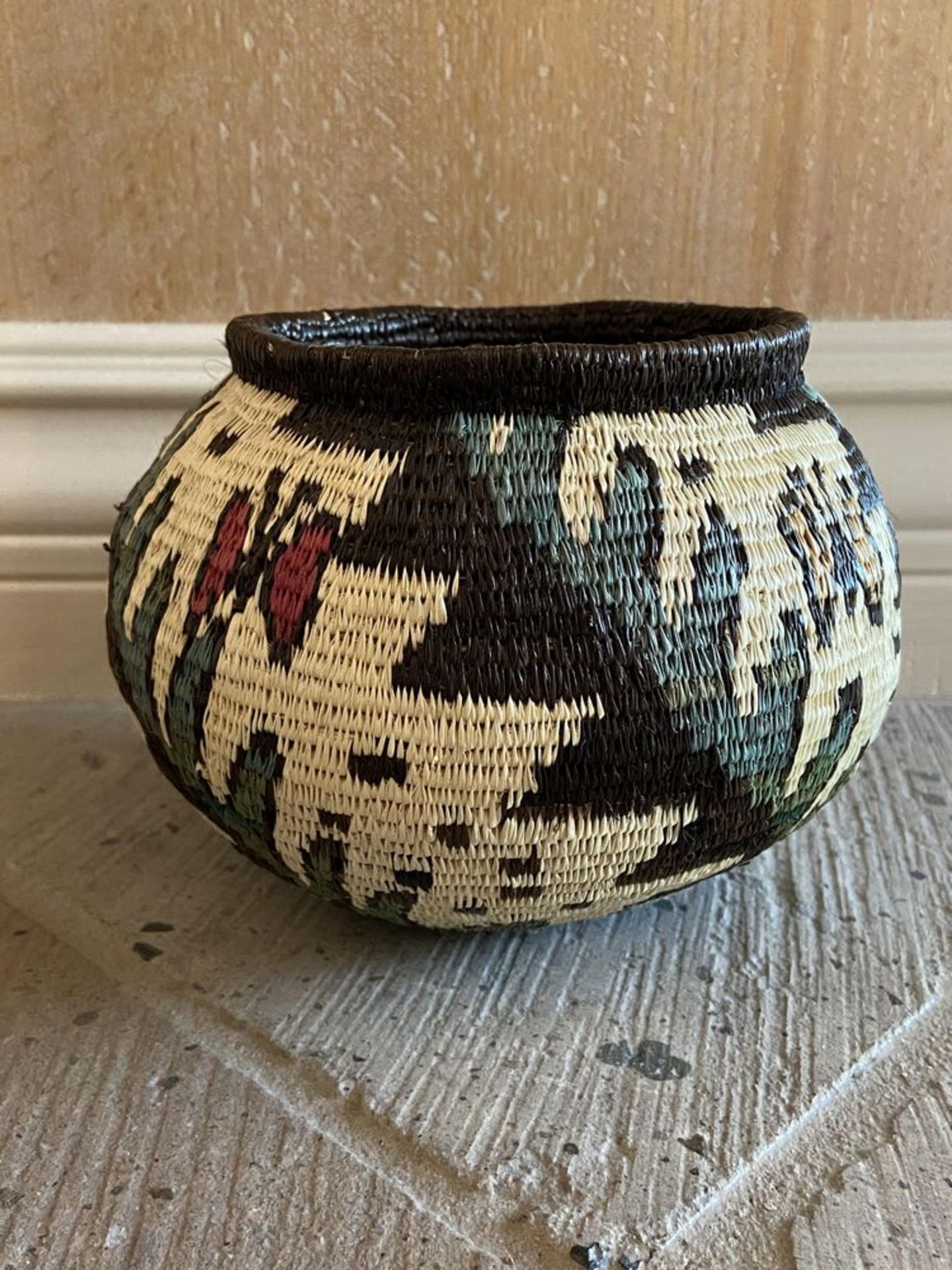 Native American Hand Woven Basket LT15