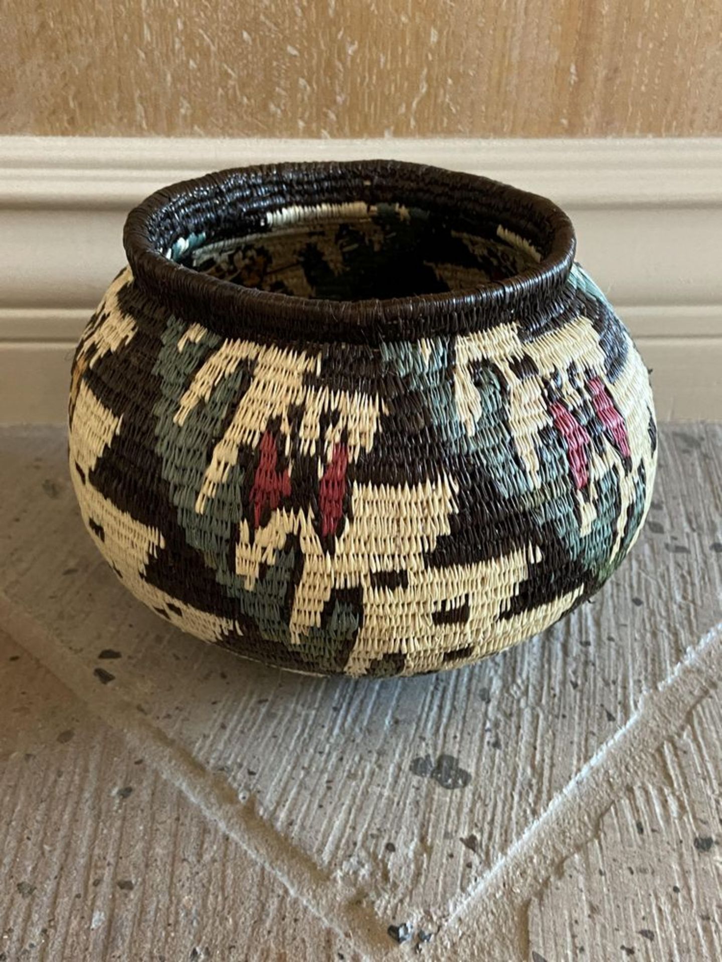 Native American Hand Woven Basket LT15 - Image 3 of 4