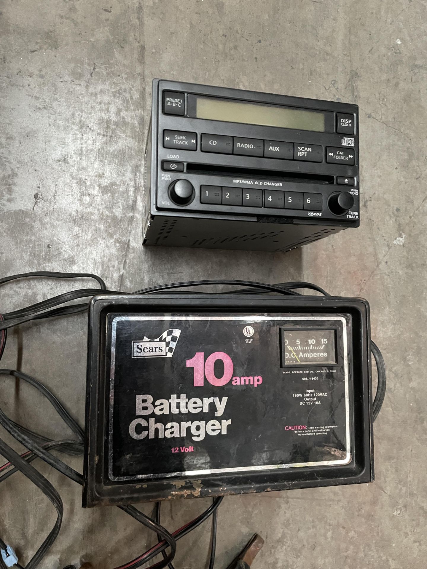 Battery Charger AND Car Radio Unit - Image 3 of 7